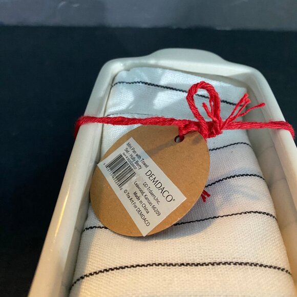 Heartful Home Mini Loaf Pan with Towel Holly Berry by Artist Tracy Pesche New - Picture 8 of 10